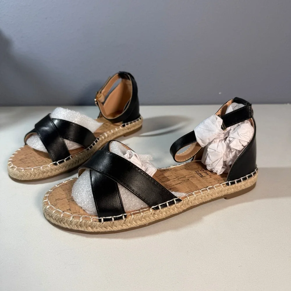 Journee Collection Women Black Espadrille Flat Sandals Ankle Strap‎ Size 8W